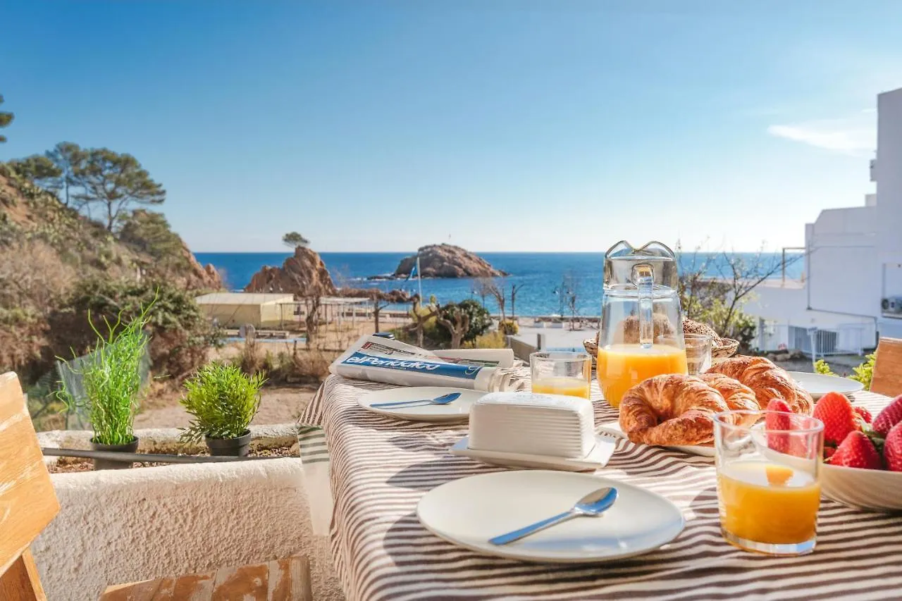 アパート Lets Holidays Garden House In Front Of The Beach トッサ・デ・マール スペイン